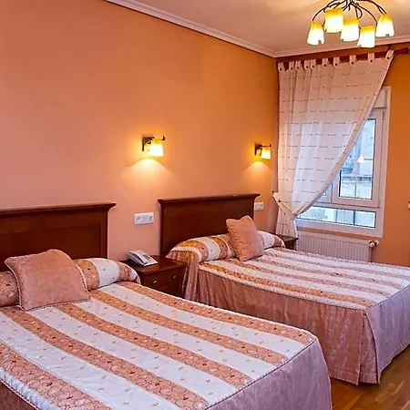 Hotel 14 Pravia