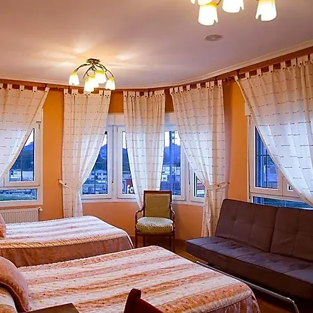 14 Hotel